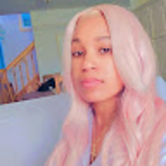 Meet your Posher, Elecia - Picture 1 of 1